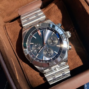 Montre mécanique de luxe pour homme en acier inoxydable de haute qualité avec miroir saphir et cadran vert à trois aiguilles - Product Image 3