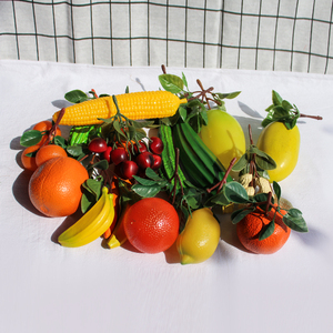 Vente en gros d'accessoires pour le <span class=keywords><strong>piment</strong></span>, <span class=keywords><strong>mangue</strong></span> orange, revêtement en plastique, simulation de fruits, légumes, cacahuètes citron en forme de feuille pour Noël - Product Image 2
