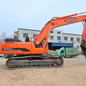 Excavatrice sur chenilles hydraulique d'occasion DOOSAN DH300LC-7 de 30 tonnes, moteur d'occasion en stock à vendre - Product Image 4