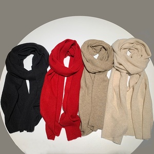 Nouvelle Collection 2026 : Ensemble 3 Pièces en Cachemire Tricoté Rouge Uni (Bonnet, Écharpe <span class=keywords><strong>et</strong></span> <span class=keywords><strong>Gants</strong></span>) – Accessoires d'Hiver pour <span class=keywords><strong>Femme</strong></span> - Product Image 3