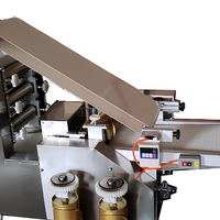 Machine à rouler et à presser les enveloppes de wontons et de raviolis, machine à fabriquer les pâtes et les emballages