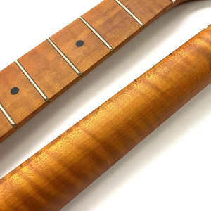 Mástil de Guitarra Personalizado de 22 Trastes, Acabado Nitro Satinado, Estilo ST, Mástil de Guitarra de Arce Flameado Tostado con Diapasón de Arce - Product Image 6