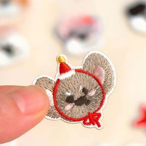 Mini Patch Brodé Adhésif ou Thermocollant Motif Chien Mignon pour Décoration - Product Image 4