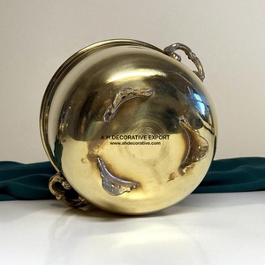 Juego de 3 Macetas Modernas de Aluminio con Acabado Latón, Ecológicas, para Decoración de Jardín y Hogar - Product Image 3