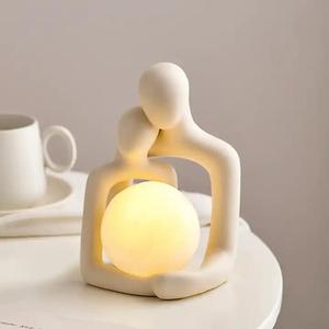 Gran oferta decoraciones de Mesa presente amante abrazando pareja estatua cerámica <span class=keywords><strong>luz</strong></span> nocturna - Product Image 4