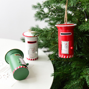 Decoraciones navideñas verdes hechas a mano Año Nuevo <span class=keywords><strong>2026</strong></span> Buzón de hierro Mini colgante de Metal Decoración colgante de árbol de Navidad portátil - Product Image 3
