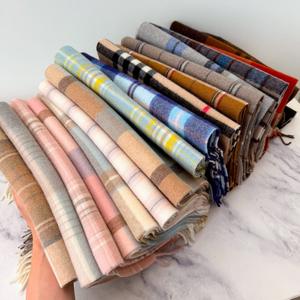 Новинка, длинный плед в Корейском стиле, шарф из полиэстера для женщин, зимний утеплитель шеи с функцией быстрой сушки - Product Image 4