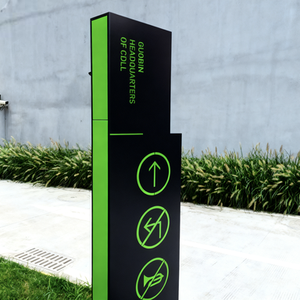 Panneaux <span class=keywords><strong>de</strong></span> pylône d'orientation extérieurs modernes personnalisés en vert noir <span class=keywords><strong>signalisation</strong></span> directionnelle éclairée par LED pour les zones commerciales parcs <span class=keywords><strong>de</strong></span> stationnement - Product Image 2