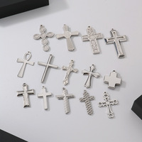 Conception Simple 18K Plaqué Or En Acier Inoxydable Crucifix Croix Pendentif Religieux pour La Fabrication De Bijoux Accessoires Collier Bracelet