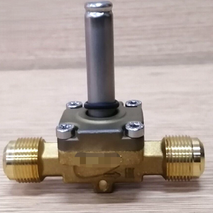 1PC- 032L8098 Válvula Solenoide, EVR 10, Función: NC, Flare, 5/8 pulg. - Nuevo - Product Image 1