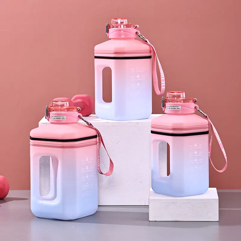 Biểu tượng tùy chỉnh Hot Bán nửa Gallon 2.2L Leak-proof BPA-free công suất lớn motivational chai nước bằng nhựa với thời gian đánh dấu