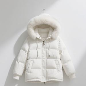 Abrigo de Invierno Blanco con Capucha para Mujer, Personalizable 2025 - Corte Holgado con Cremallera Metálica y Opciones de Bolsillos Personalizados - Product Image 1