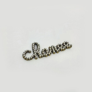 Breloques DIY en gros, design CC, logo <span class=keywords><strong>de</strong></span> marque, breloques pour coques <span class=keywords><strong>de</strong></span> téléphone, boutons et pendentifs polyvalents - Product Image 3
