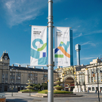 Drapeau de poteau de rue en PVC robuste du fabricant, bannière de poteau d'éclairage écologique résistante aux intempéries, impression numérique couleur personnalisée pour