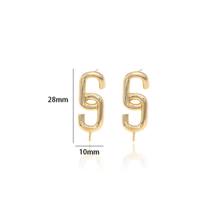 De diseño de moda 14K chapado en oro Irregular carta S Stud pendiente - Product Image 2