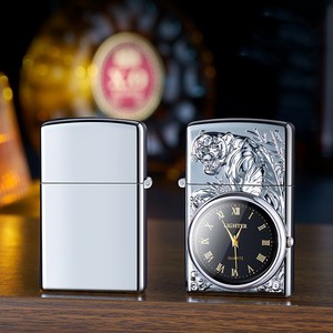Encendedor USB sin Llama de Aleación de Zinc con Diseño de Velero, Indicador de Batería y Reloj, Venta al por Mayor - Product Image 5