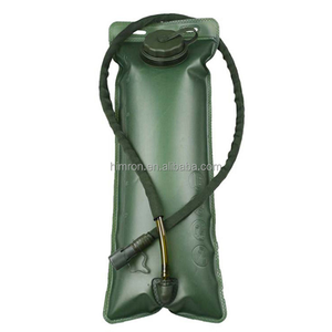 Sac à dos d'hydratation tactique 3L, poche à eau étanche avec tube isolé pour la course à pied, sac d'hydratation sans BPA pour hommes - Product Image 3