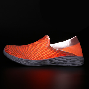 Chaussures de marche décontractées Fly Knit à bout rond, en maille respirante, semelle extérieure en caoutchouc, légères, pour femmes et hommes, idéales pour l'été - Product Image 3