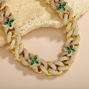 Trébol de cuatro hojas transfronterizo europeo y americano Cadena cubana Collar de diamantes para hombres Esmeralda de hip-hop - Product Image 1