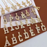 Design élégant initiales collier pendentif à breloques accessoires de bijoux plaqué or laiton Zircon Alphabet lettre pendentif pour les femmes