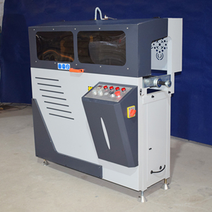 Machine de fabrication de fenêtres et de portes, scie à découper les coins entièrement automatique pour profilés en aluminium - Product Image 3