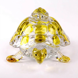 Petite figurine de tortue en verre artisanal, cristal jaune transparent, décoration Feng Shui, accessoire de bureau, pour Diwali et mariage - Product Image 1