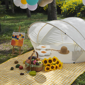 Carpa Infantil Portátil para Acampar al Aire Libre, Blanca, de Montaje Rápido, para 1-2 Personas, con Protección Solar, Casa de Juegos para Niños - Product Image 4