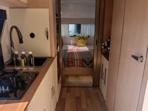 Camper con Chasis XISHUNLONG AL-KO |   Remolque de Viaje Moderno y Ligero con <span class=keywords><strong>Baño</strong></span>, Frenos Eléctricos |   Gas de Aluminio para 4 Personas - Product Image 3