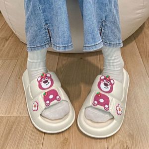 Zapatillas de mujer concisas a la moda, zapatillas de baño ligeras planas para el hogar de verano, toboganes de Interior para mujer de masaje cómodo - Product Image 2