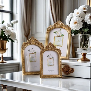 Objets Décoratifs Fournitures de Décoration de Mariage Tenture Murale Fixation de Table Cadre Photo Rétro Arqué Doré à Double Usage - Product Image 1