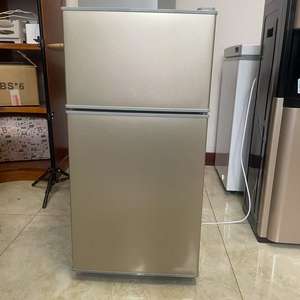 Réfrigérateur à deux portes Dortoir à économie d'énergie à louer avec mini-réfrigérateur de congélation et de refroidissement pour étudiants - Product Image 1