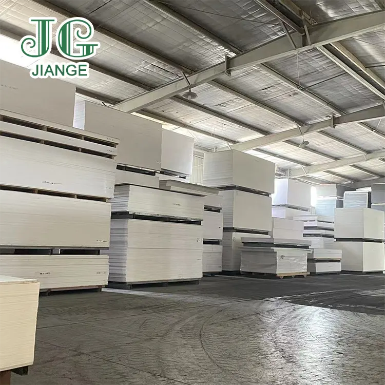 Jianguan 4 x 8 laminierte PVC-Schaumplatte starres Holzmaserung-Kunststoff-Marmorblech für leichte Anwendungen Schneidedienstleistungen