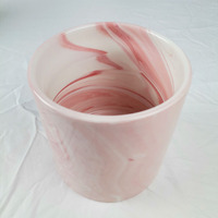 Pot de fleurs en céramique à texture marbrée rose émaillée, design nordique moderne et écologique