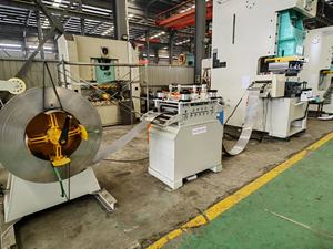 Máy đột khí nén 125T + bộ cấp liệu + khuôn - Máy làm hộp đựng bằng giấy bạc nhôm dùng trong chế biến kim loại cho các nhà máy sản xuất - Product Image 3