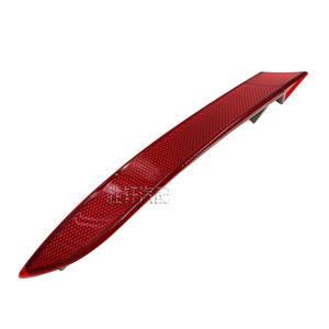 Reflector de parachoques trasero para BMW X5 E70 LCI 2011-2013, lente LED de forma plana roja - Product Image 3