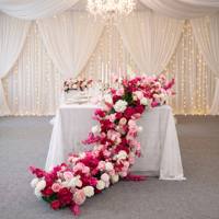 Chemin de table en fleurs artificielles en soie cascade rose, rouge et blanc, centre de table pour mariage, événement et banquet