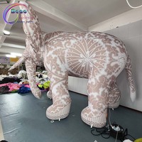 Modèle d'éléphant gonflable géant avec motif Paisley traditionnel pour défilé et décoration d'exposition culturelle