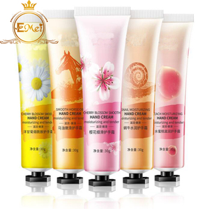 <span class=keywords><strong>Crème</strong></span> blanchissante pour les pieds <span class=keywords><strong>anti</strong></span>-<span class=keywords><strong>âge</strong></span> naturelle 30g, <span class=keywords><strong>meilleure</strong></span> <span class=keywords><strong>crème</strong></span> pour les mains et les pieds avec vitamine C, hydratante, nourrissante, biologique, offre OEM - Product Image 1