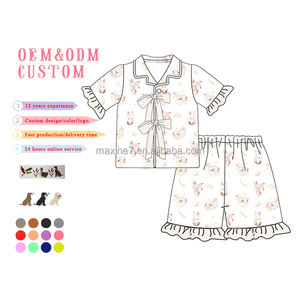 Set pigiama pasquale per famiglia con stampa di coniglio personalizzato con Logo e ricamo con nome - Product Image 3