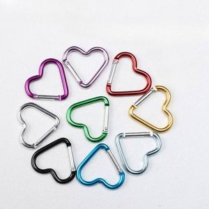 Mousqueton en forme de cœur - Porte-clés durable en alliage d'aluminium pour sacs à dos, cadeaux et équipement de plein air - Product Image 2