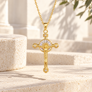 Collana con Crocifisso ARNAN per Donne, Pendente a Croce di Gesù in Ottone con Pavé, Catena in Acciaio, Gioielli Eleganti alla Moda, Regali all'Ingrosso - Product Image 4