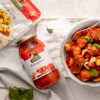 Sauce Bolognese Authentique San Remo Style Italien Riche en Saveur de Bœuf, Mélange de Tomates Préparé, 500g, Boîte en Gros pour Spaghetti, Lasagnes, Penne