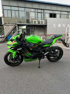 Kawasaki Ninja ZX-4RR 2024, moteur 4 cylindres en ligne |   <span class=keywords><strong>Moto</strong></span> de course en parfait état avec peinture d'origine - Product Image 6