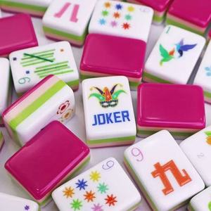 Juego de Mahjong Americano de Acrílico Rojo Rosa de 4 Capas, Portátil, Moderno y de Lujo, con 160 Cartas, para Juegos de Fiesta para Adultos - Product Image 6