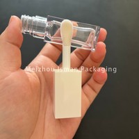 Tube de gloss à lèvres carré transparent ISMAN 8 ml avec un grand applicateur, bouchon noir et blanc, emballage de gloss à lèvres vide, logo personnalisé, flacon en PETG