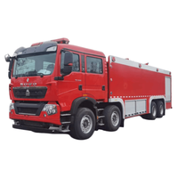 Camion-citerne à eau professionnel de 25 000 L, camion de pompiers 8x4 Sinotruk 450HP, véhicule de sauvetage lourd