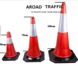 Cône de signalisation routière flexible en plastique réfléchissant avec base pour zone de travail et sécurité routière - Product Image 2