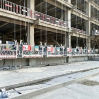 Plateforme suspendue pour la rénovation des façades de bâtiments de grande hauteur, équipement d'accès aux murs extérieurs
