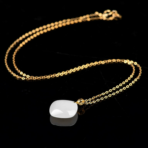 จี้หยกทรงน้ำตาลสี่เหลี่ยมทำจากวัสดุธรรมชาติแท้ ทองคำแท้ 18K ประดับด้วยหยก สร้อยคอจี้หยกสำหรับผู้ชายและผู้หญิง - Product Image 2