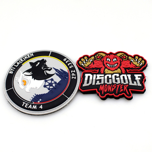 Parches de goma de PVC duraderos personalizables, insignias cosidas con logotipo elevado, forma de corazón de flor para chaquetas, bolsos, ropa deportiva, decoración de encaje - Product Image 1